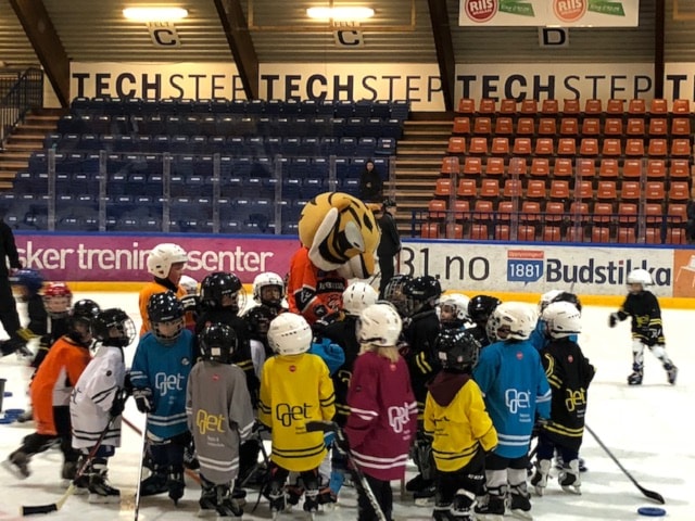 Påmeldingen til skøyte- og hockeyskole for vinter 2019 åpner 1. desember
